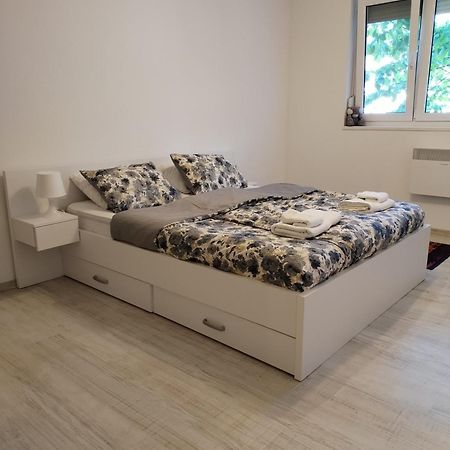 Apartman Milica Vârşeţ Exterior foto